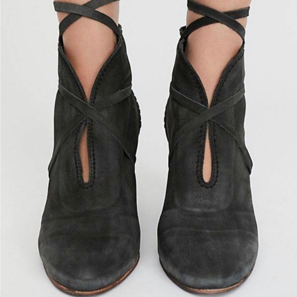 Free People Taupe Strappy Leather High Heel Ankle Boots Womens Size 41 EUR